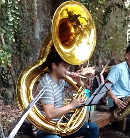 Practicando nuevas composiciones de la Banda Filarmónica Xëëw en la Ciudad de México