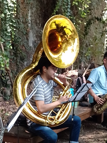 Practicando nuevas composiciones de la Banda Filarmónica Xëëw en la Ciudad de México